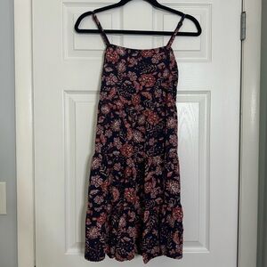 Fun Flowy Tiered Mid-length dress! Adjustable straps & has built in pockets.